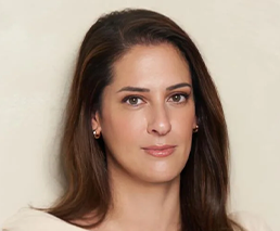Elle Kennedy Portrait