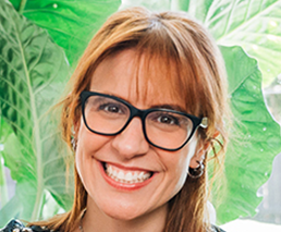Ali Hazelwood Portrait