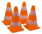 Schildkröt 970134 - Pylonen Set, 4 Stück, Verkehrskegeln, Kunststoff, Höhe: 23 cm Spiel