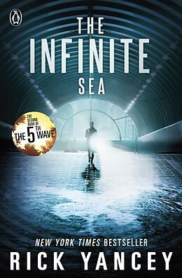 Couverture cartonnée The 5th Wave 2. The Infinite Sea de Rick Yancey