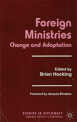 Couverture cartonnée Foreign Ministries de B. Hocking