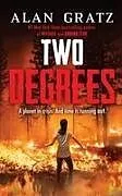Kartonierter Einband Two Degrees von Alan Gratz