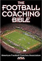 Couverture cartonnée The Football Coaching Bible de 