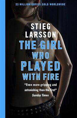 Couverture cartonnée The Girl Who Played With Fire de Stieg Larsson