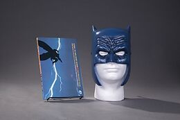 Couverture cartonnée Batman: The Dark Knight Returns Book & Mask Set de Frank Miller, Lynn Varney