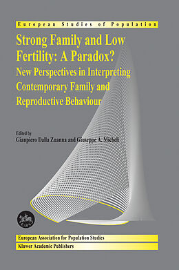 Livre Relié Strong family and low fertility:a paradox? de 