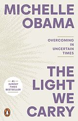 Couverture cartonnée The Light We Carry de Michelle Obama