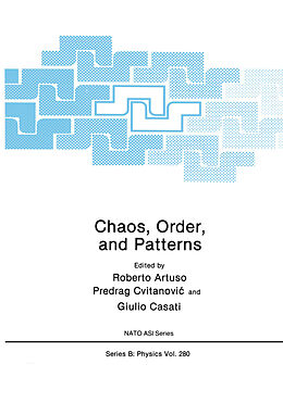 Couverture cartonnée Chaos, Order, and Patterns de 