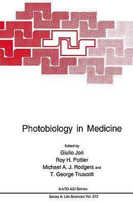 Kartonierter Einband Photobiology in Medicine von 