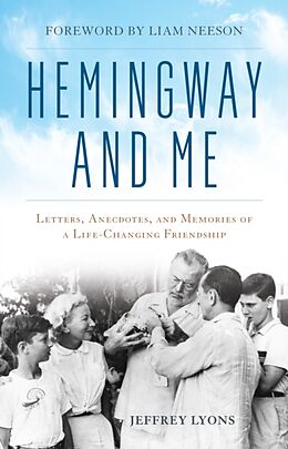 Couverture cartonnée Hemingway and Me de Jeffrey Lyons