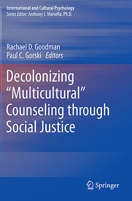 Couverture cartonnée Decolonizing  Multicultural  Counseling through Social Justice de 