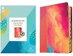 Couverture cartonnée NLT Courage for Life Study Bible for Women (Leatherlike, Fierce Pink, Indexed, Filament Enabled) de Tyndale House Publishers (COR), Courage for Life (