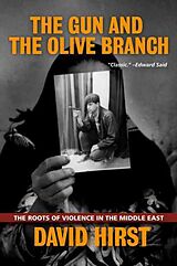 Couverture cartonnée The Gun and the Olive Branch de David Hirst