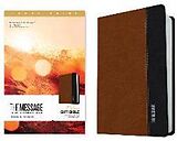 Couverture cartonnée The Message Deluxe Gift Bible, Large Print (Leather-Look, Saddle Tan/Black): The Bible in Contemporary Language de 