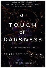 Couverture cartonnée A Touch of Darkness de Scarlett St. Clair