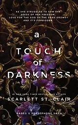Kartonierter Einband A Touch of Darkness von Scarlett St. Clair