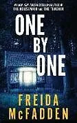 Kartonierter Einband One by One von Freida McFadden