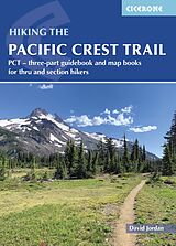 Couverture cartonnée Hiking the Pacific Crest Trail de David Jordan