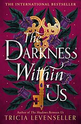 Couverture cartonnée The Darkness Within Us de Tricia Levenseller