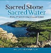 Couverture cartonnée Sacred Stone, Sacred Water de 