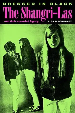 E-Book (epub) Dressed in Black von Lisa Mackinney