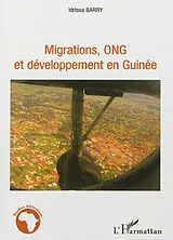 Kartonierter Einband Migrations, ONG et développement en Guinée von Idrissa Barry