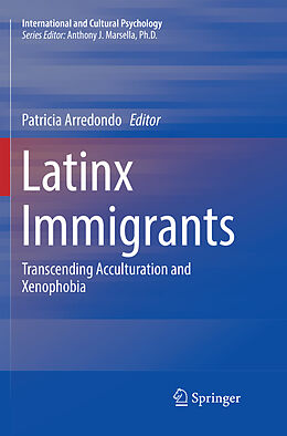 Kartonierter Einband Latinx Immigrants von 