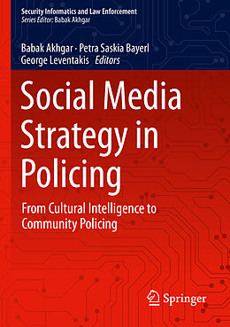 Couverture cartonnée Social Media Strategy in Policing de 