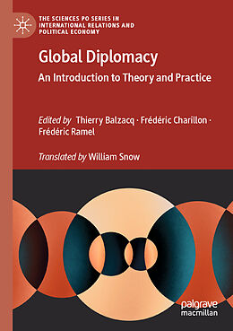 Couverture cartonnée Global Diplomacy de 