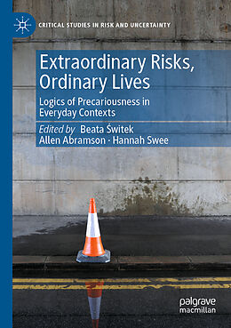 Couverture cartonnée Extraordinary Risks, Ordinary Lives de 