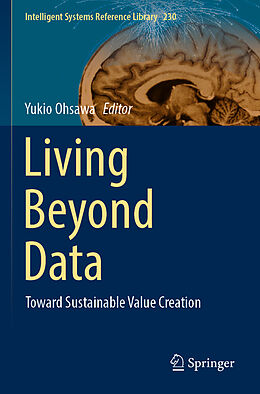 Kartonierter Einband Living Beyond Data von 