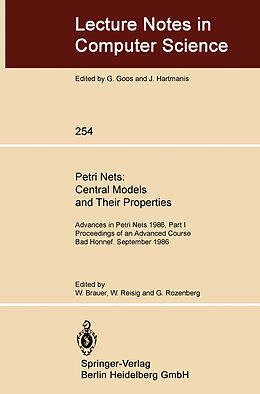Kartonierter Einband Petri Nets: Central Models and Their Properties von 