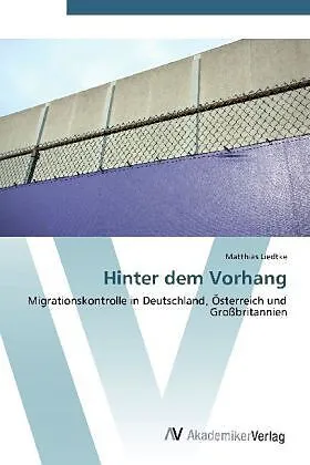Hinter dem Vorhang