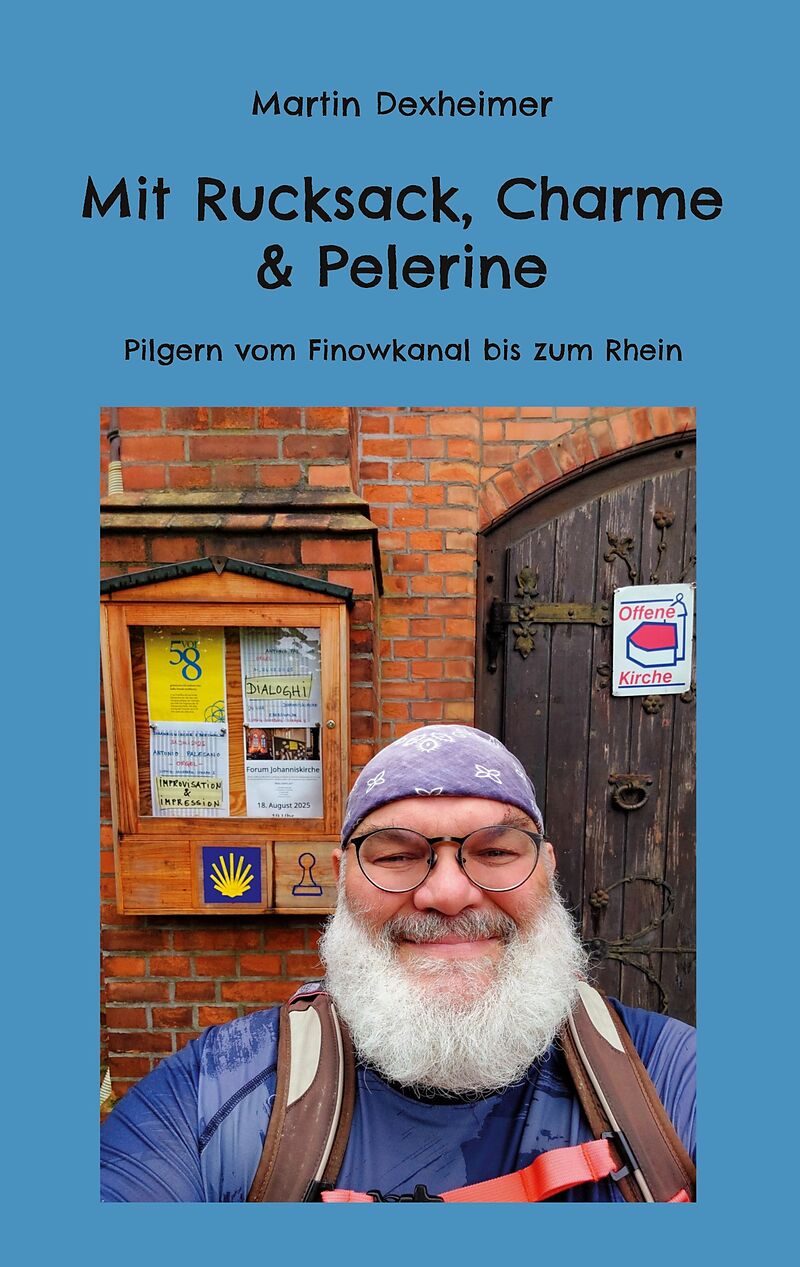 Mit Rucksack, Charme & Pelerine
