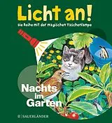 Fester Einband Nachts im Garten von