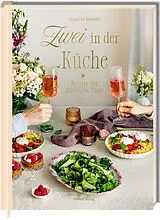 Fester Einband Zwei in der Küche von Annalena Bokmeier