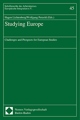 Couverture cartonnée Studying Europe de 