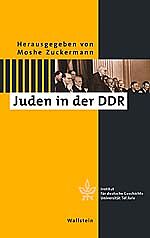 Paperback Zwischen Politik und Kultur - Juden in der DDR von 
