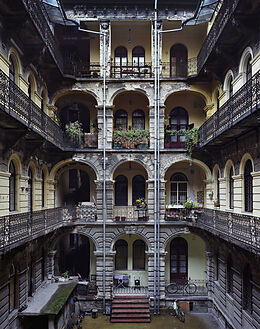 Livre Relié Budapest Courtyards de Yves Marchand, Romain Meffre