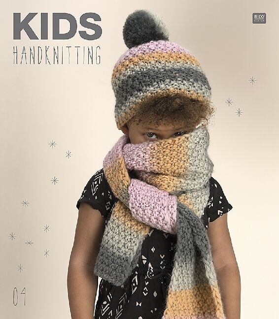 KIDS HANDKNITTING 04
