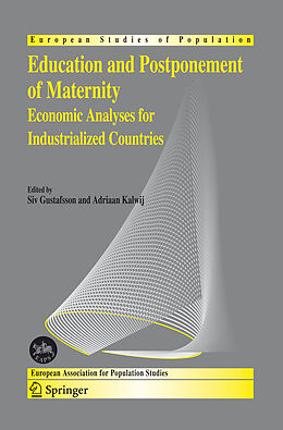 Kartonierter Einband Education and Postponement of Maternity von 
