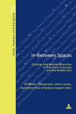 Couverture cartonnée In-Between Spaces de 