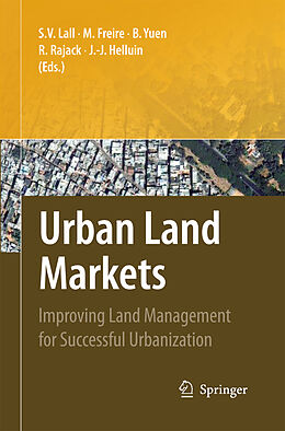 Couverture cartonnée Urban Land Markets de 