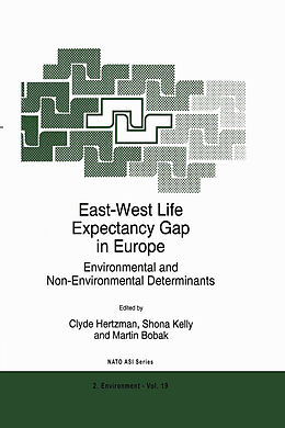 Kartonierter Einband East-West Life Expectancy Gap in Europe von 