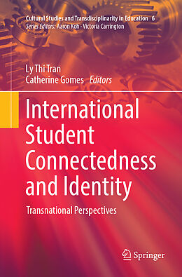 Couverture cartonnée International Student Connectedness and Identity de 