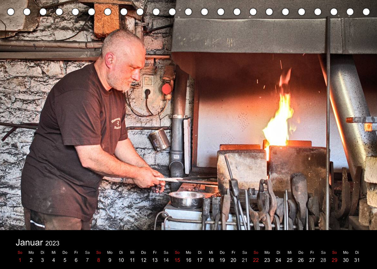 Alte Handwerkskunst Messerschmied (Tischkalender 2023 DIN A5 quer)