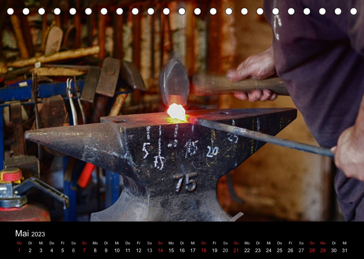 Alte Handwerkskunst Messerschmied (Tischkalender 2023 DIN A5 quer)