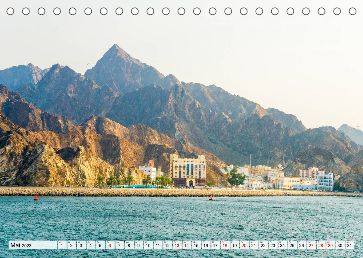 Entlang der Küste von Muscat (Tischkalender 2023 DIN A5 quer)