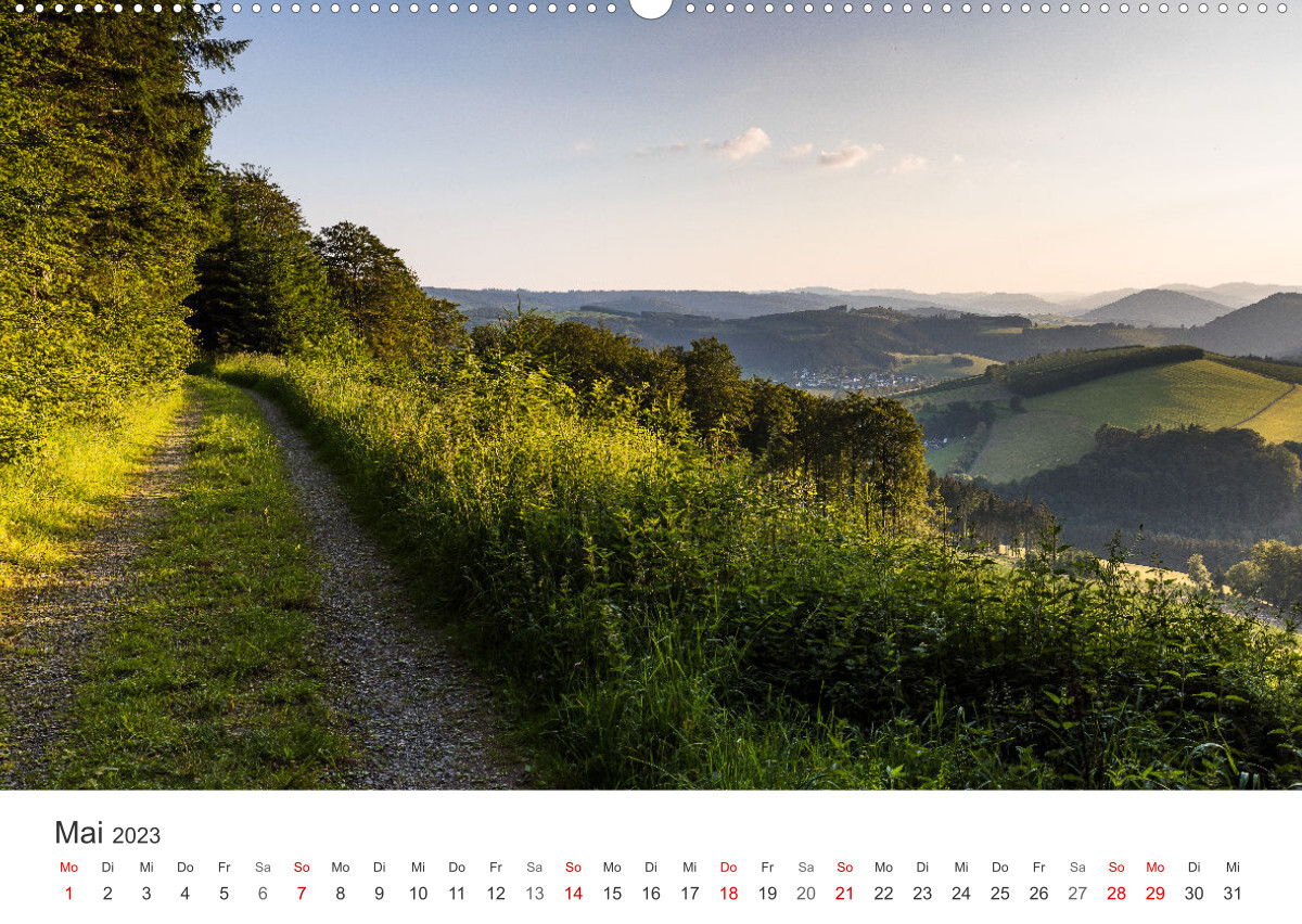 Sauerland - sanfte Berge, endlose Wälder und tiefblaue Seen (Wandkalender 2023 DIN A2 quer)